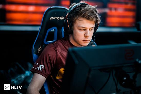 Team WE 对阵LGD赛前数据前瞻：Haichao四项数据强于FoFo