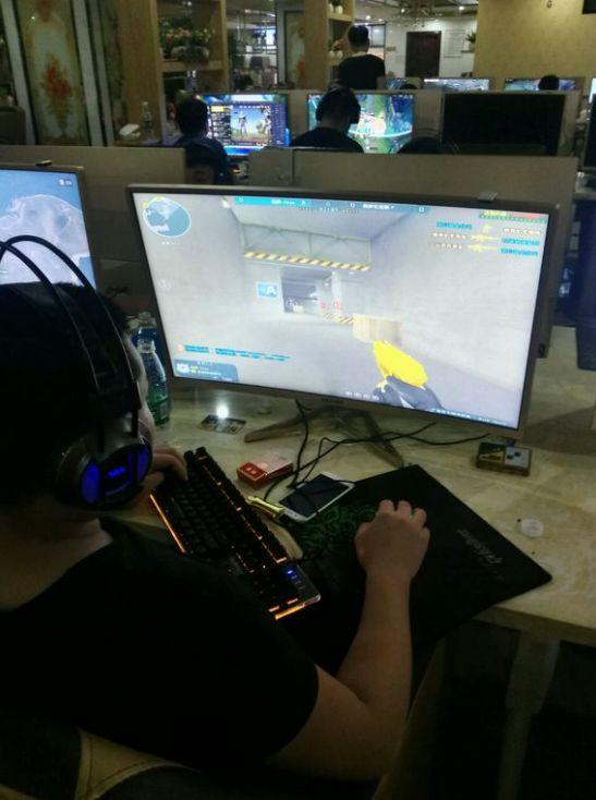 FlyQuest在赛季开局不佳后将dexter转入替补席